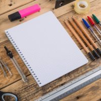 Papírok, írószerek és tartozékaik